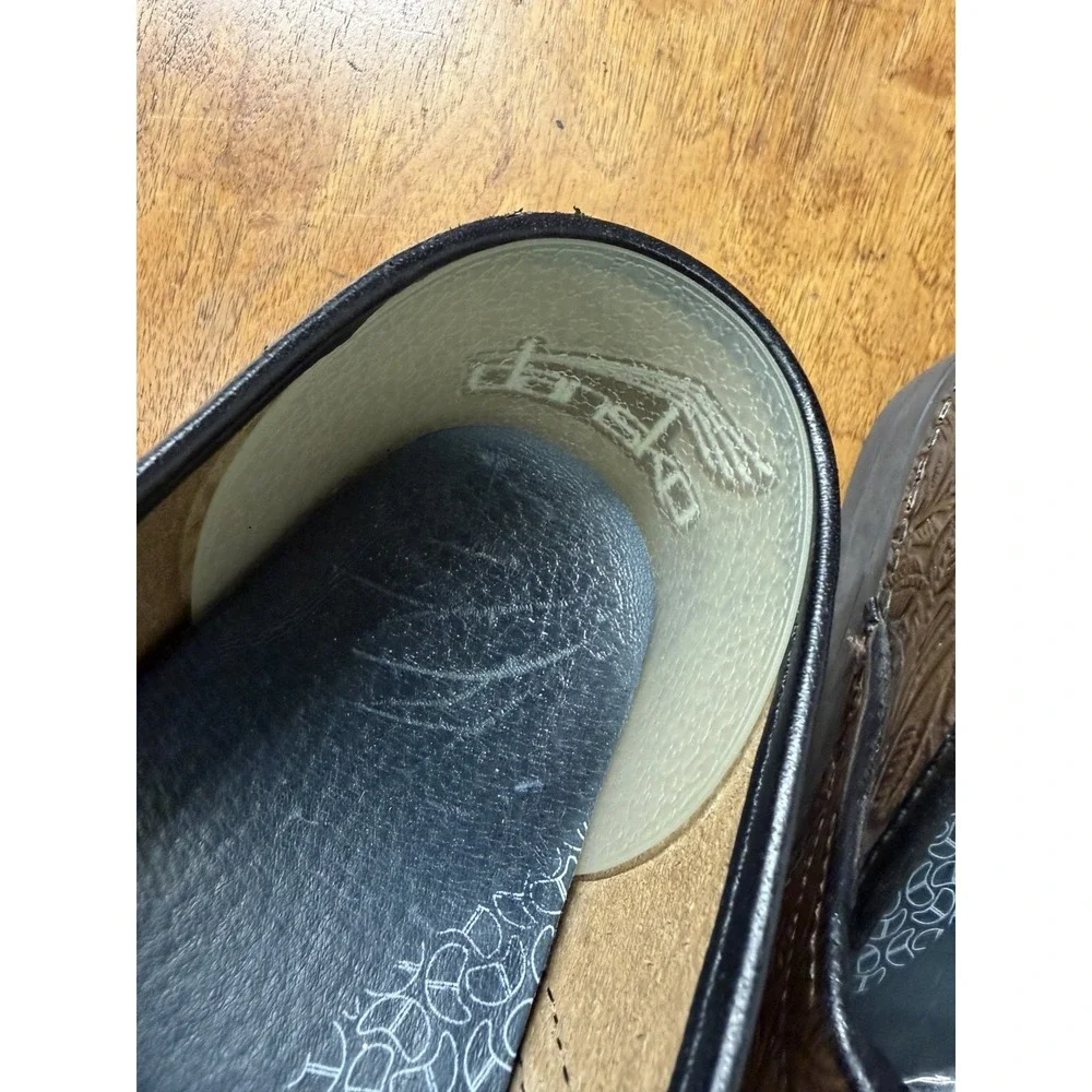 Dansko XP 2.0 Women's Size EU 41 US 11 Brown Slip On Shoes Floral Tooled Leather